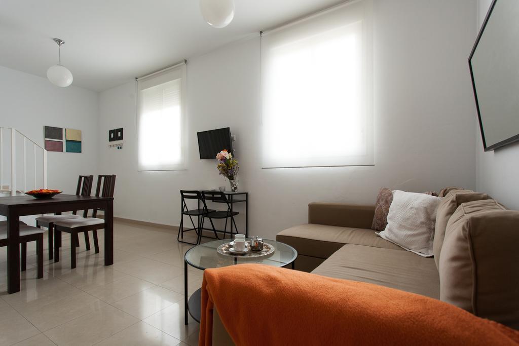 Apartamentos Diaber San Leandro Sevilla Pokoj fotografie